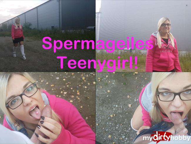 Spermageiles Teenygirl!
