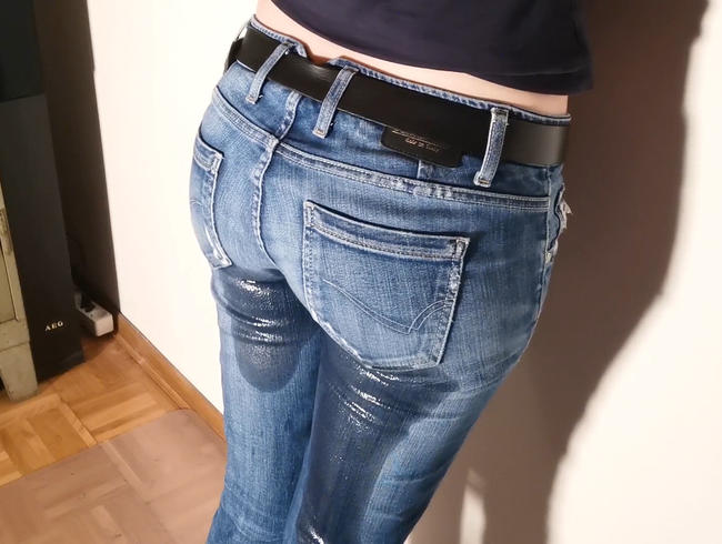 Sehnsüchtiges einpissen meiner Jeans
